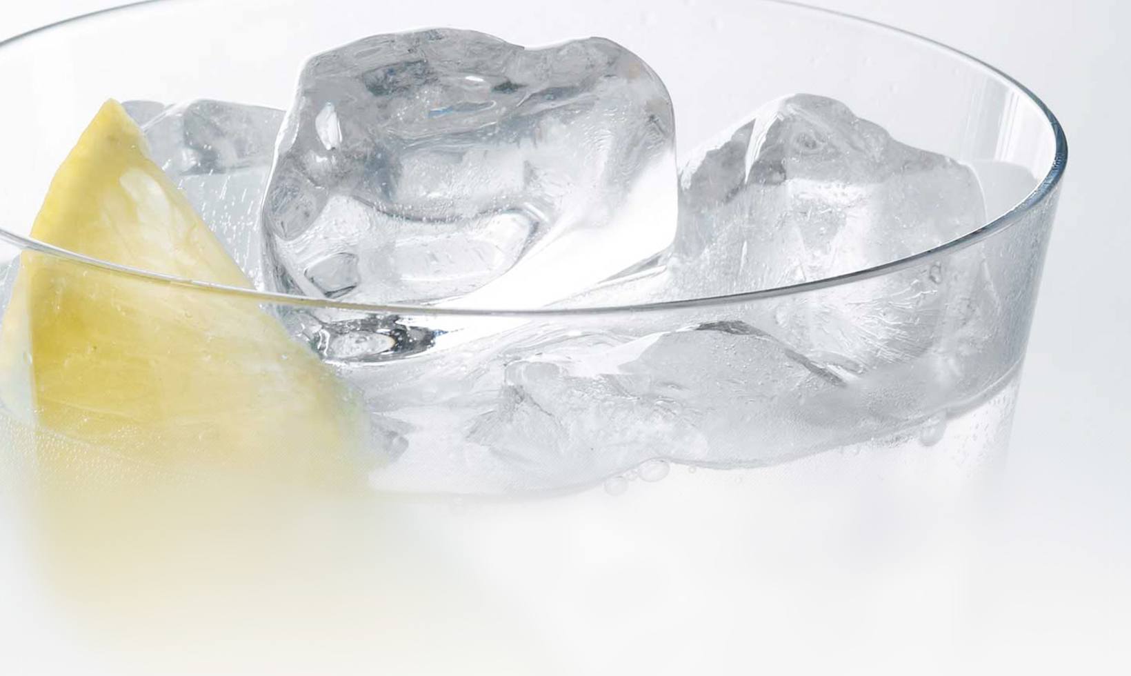 GREY GOOSE LE CITRON AND SPARKLING WATER